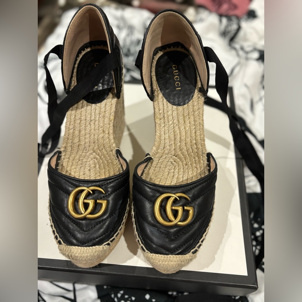 Gucci Women's Black and Gold Espadrilles